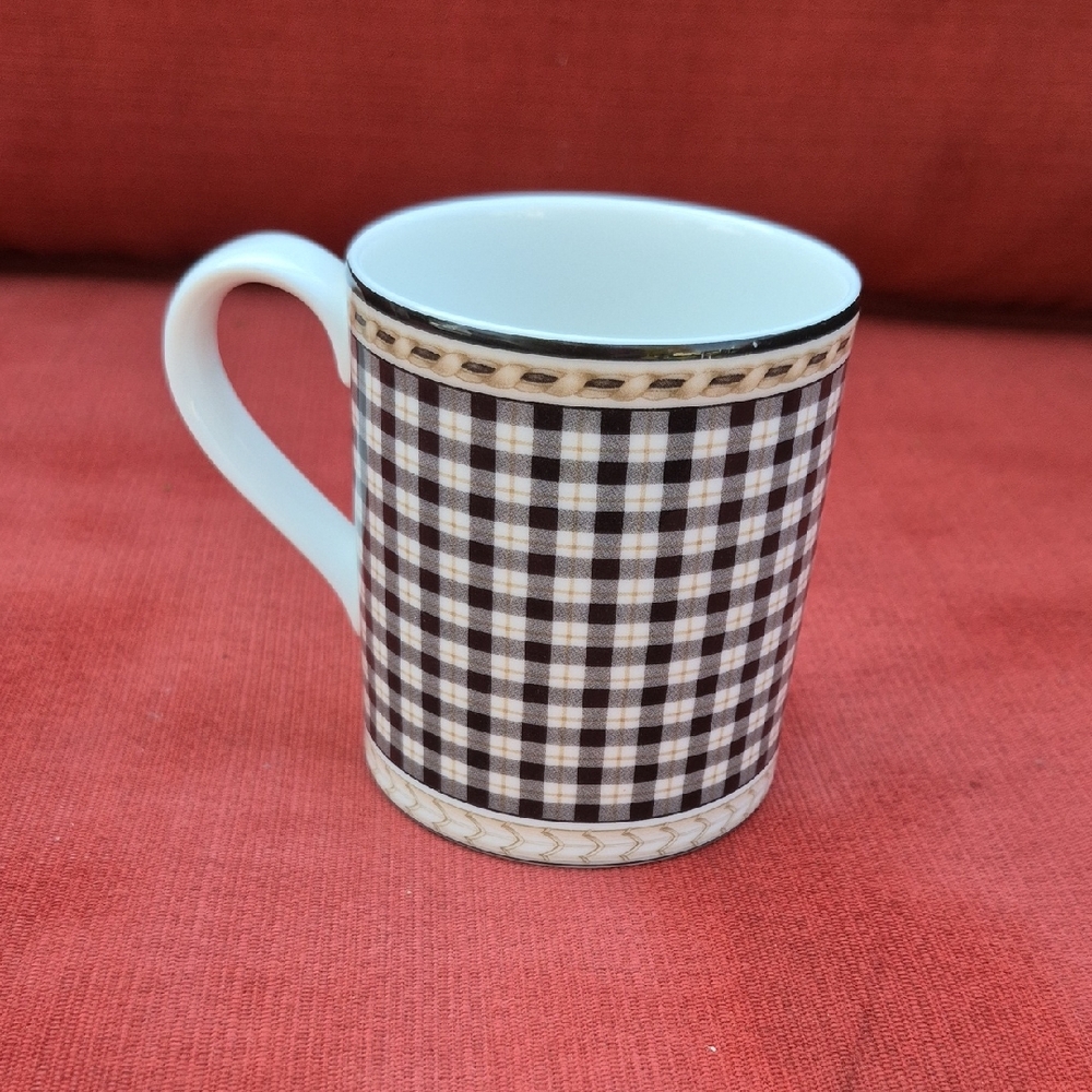 ROYAL DOULTON Plaid Black and White Fine China Mug